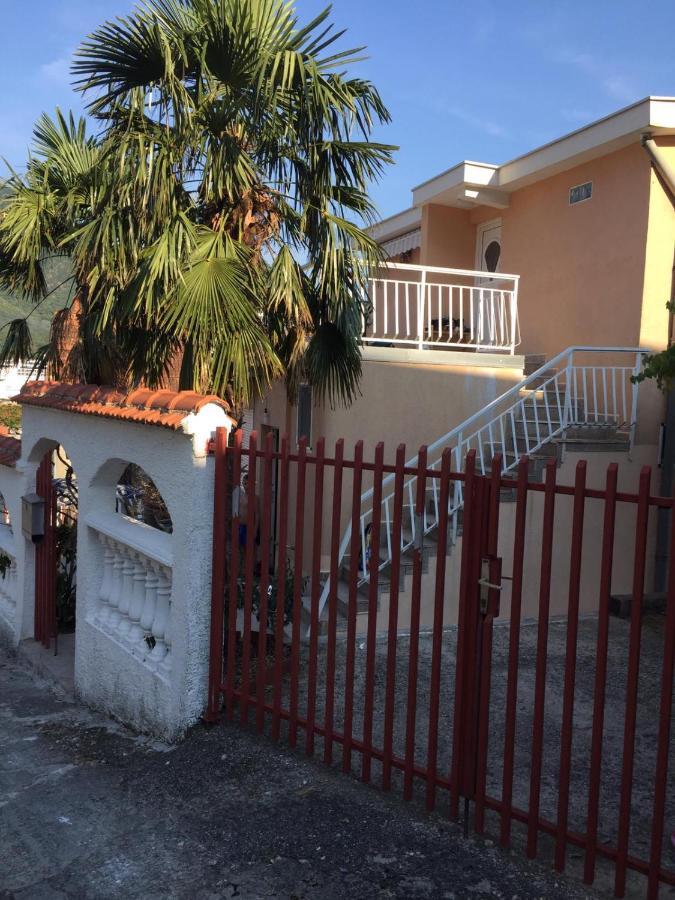 Apartment Julian كاميناري المظهر الخارجي الصورة